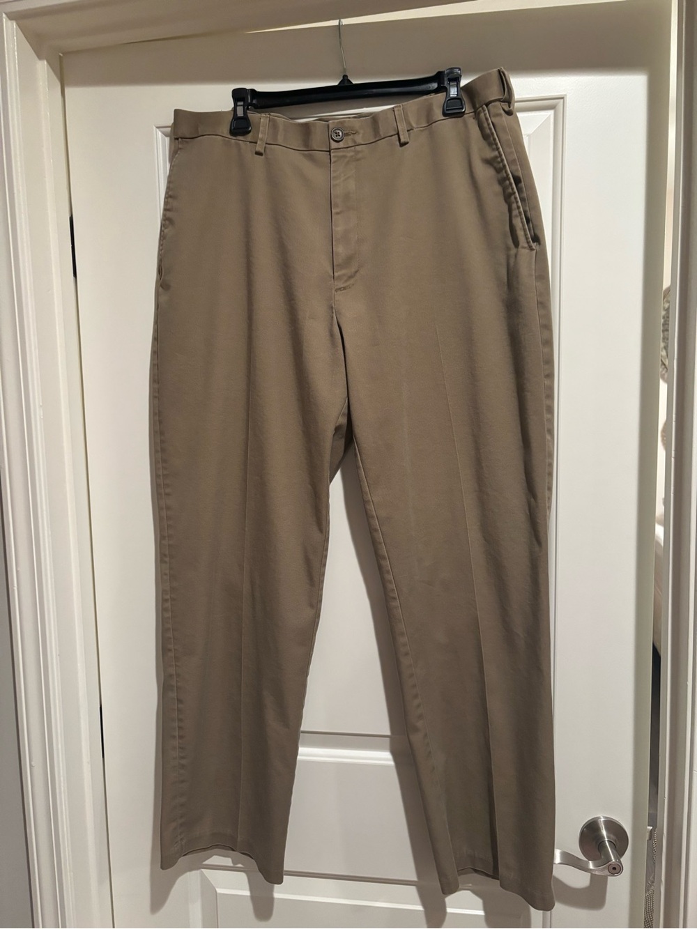 Haggar Men's Khaki Straight-Leg Chinos